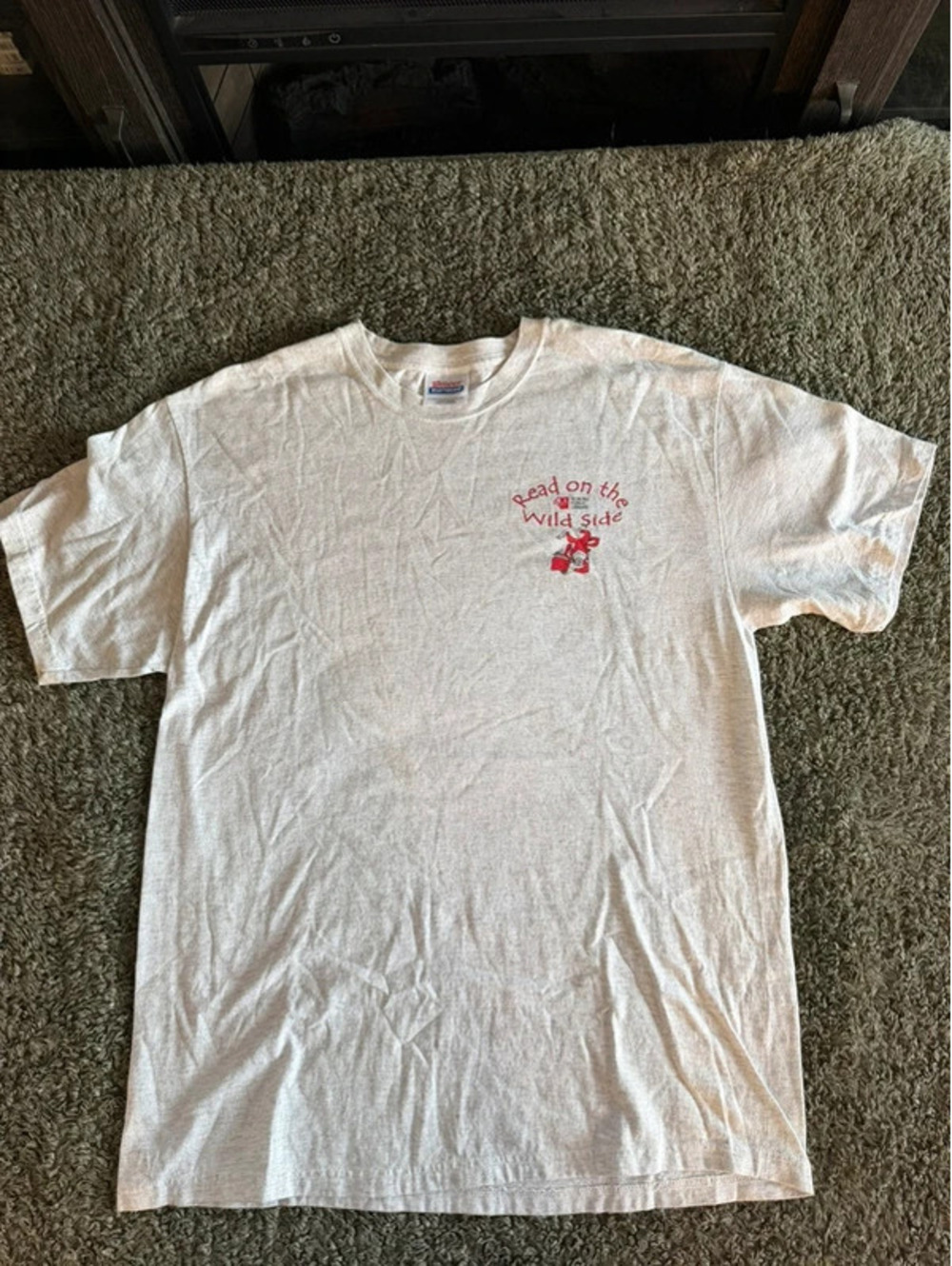 Hanes Heavyweight Adult L Gray Graphic T-Shirt - Read on the Wild Side